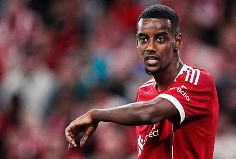 Alexander Isak's Debut Brings Star Power Amid Noticeable Rust