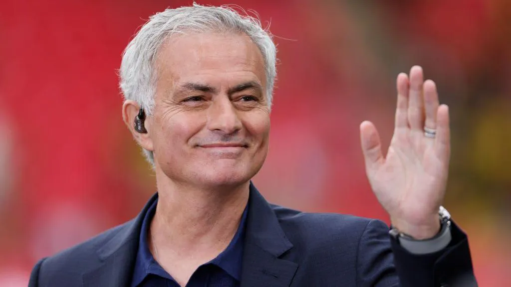 Which person would say no to Benfica? - Mourinho touches down for talks